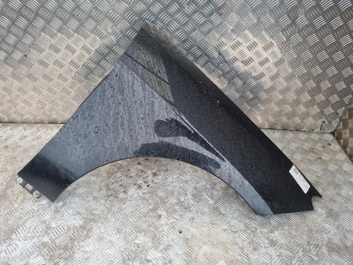 Mercedes class wing front - mercedes,